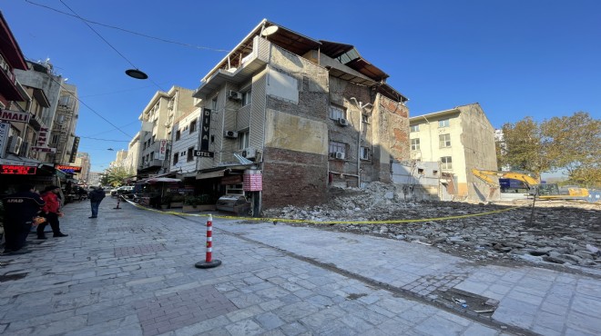 Şehrin merkezinde yıkılma tehlikesi... Otel boşaltıldı!