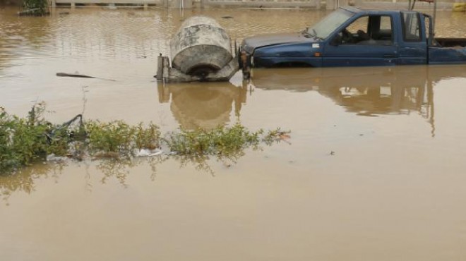Sel nedeniyle 4 kişi öldü, 12 yerleşim yeri sular altında