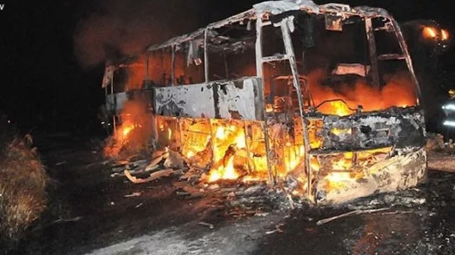 Selzedeleri taşıyan otobüs yandı: 11 kişi öldü