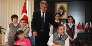 Başkan Şenol’dan engelli çocuklara makam sürprizi