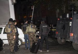 İstanbul da hücreevinde çatışma: 2 ölü, 4 polis yaralı