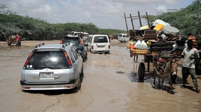 Somali deki seller nedeniyle 219 bin kişi göç etti