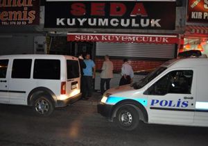 İzmir de kuyumcu soygunu: Börekçinin alarmı çalışınca...