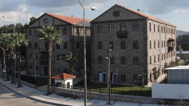 Tarihi bina İzmir in  Kent Koleji  olacak!