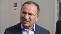 Bakan Bozdağ'dan okul müdürüne başörtüsü tepkisi