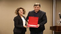 Başkan Tugay 'Roman dostu belediye' ödülüne hak kazandı!