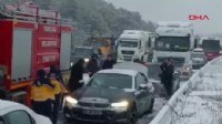 Zincirleme kaza... İstanbul yönü trafiğe kapandı!