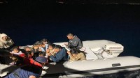 Çoluk çocuk umut yolculuğu: 37 göçmen kurtarıldı!
