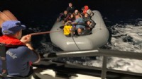 İzmir açıklarında 26 göçmen kurtarıldı