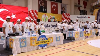 İzmir'de 'özel şefler' hünerlerini sergiledi