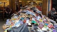 İzmir'in simge kitabevinde milyonluk zarar!