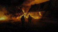 Korkutan yangın: İki fabrika kullanılamaz hale geldi