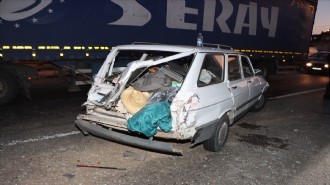 Manisa'da tırın otomobile çarpması sonucu 4 kişi yaralandı