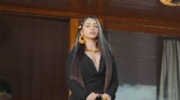 Şarkıcı Alizade sınır dışı edildi