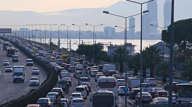 TÜİK İzmir verilerini yayımladı... Taşıt sayısı her geçen gün artıyor!