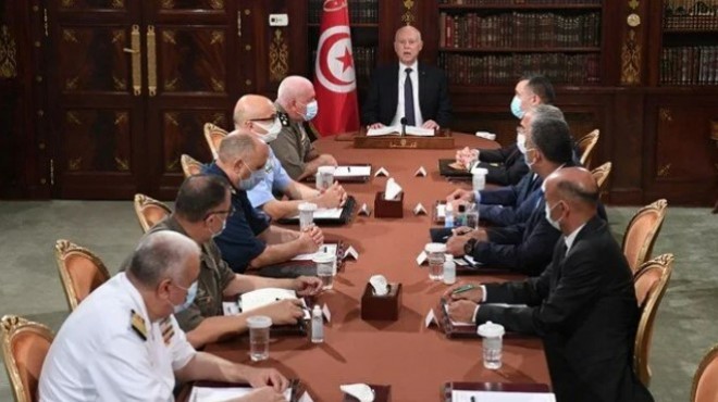 Tunus ta siyasi kriz: Başbakan görevden alındı