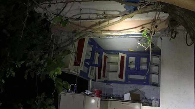 İzmir de tüp patlayınca duvarlar yıkıldı: 1 yaralı