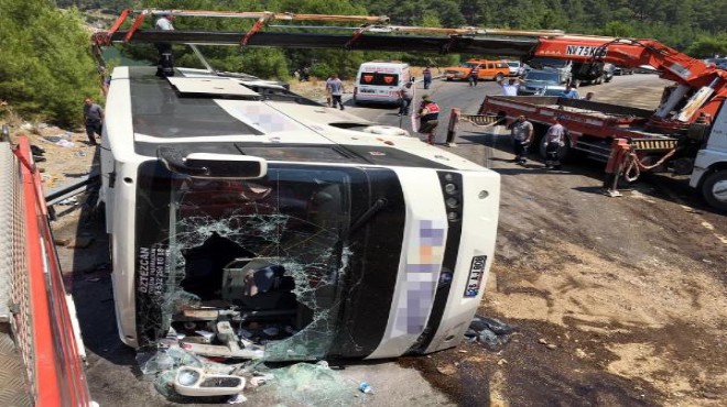 Tur dönüşü otobüs devrildi: 6 ölü, 20 yaralı