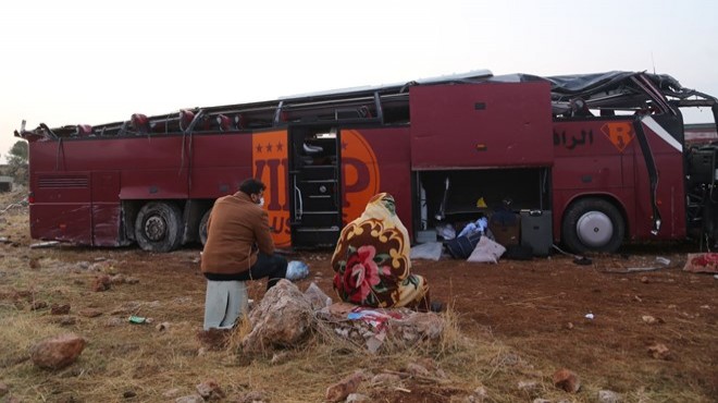 Turist taşıyan otobüs devrildi: 29 yaralı!
