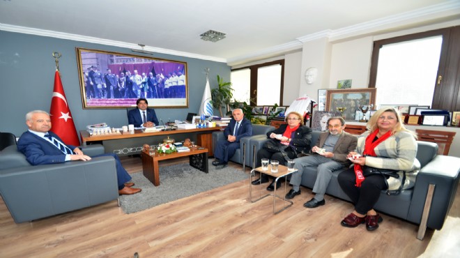 Türk Kızılayı Foça Şubesi Belediye yi ziyaret etti