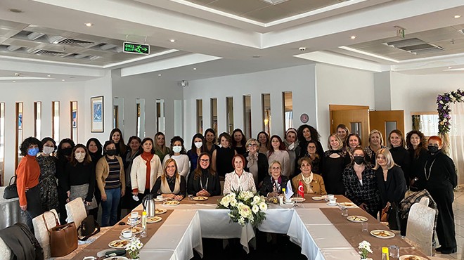 Türk Üniversiteli Kadınlar Derneği Karşıyaka şubesi kuruldu