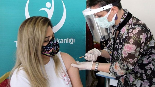 Türkiye de 12 milyon kişi ikinci doz aşısını oldu