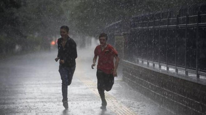 İzmir de yaz yağmuru zamanı! İşte yağış alacak bölgeler