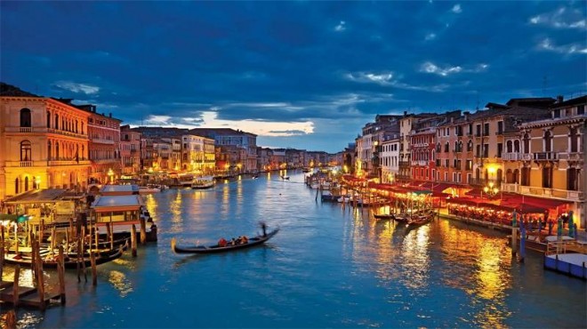 Venedik te günübirlikçi turist önlemi: Ücret alınacak