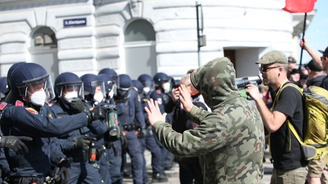 Viyana da karantina karşıtı gösteri