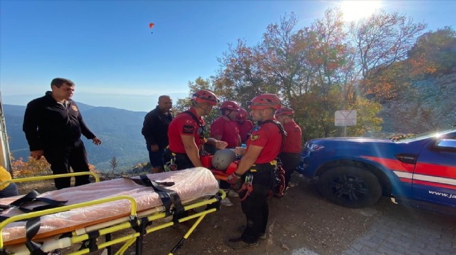 Yamaç paraşütüyle kayalıklara düşen turist yaralandı