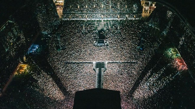 O ülke normale döndü: 50 bin kişiyle konser!