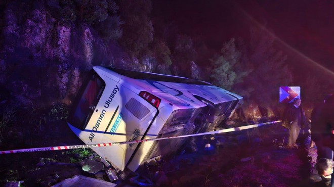 Yolcu otobüsü devrildi: 1 i ağır 20 yaralı