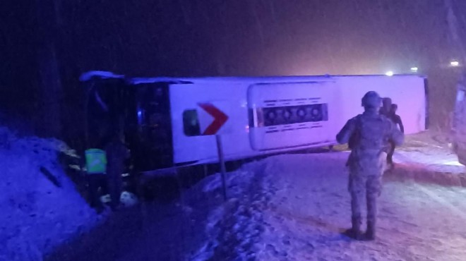 Yolcu otobüsü devrildi: 18 kişi yaralandı