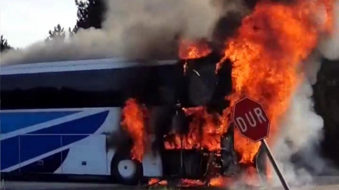Yolcu otobüsü seyir halindeyken alev alev yandı