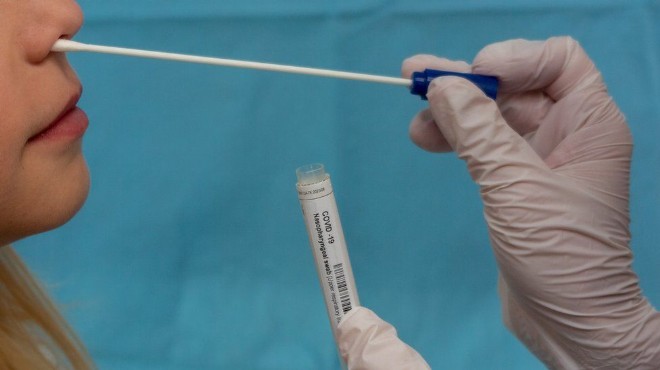 Yunanistan da aşısızlara test ücretli olacak