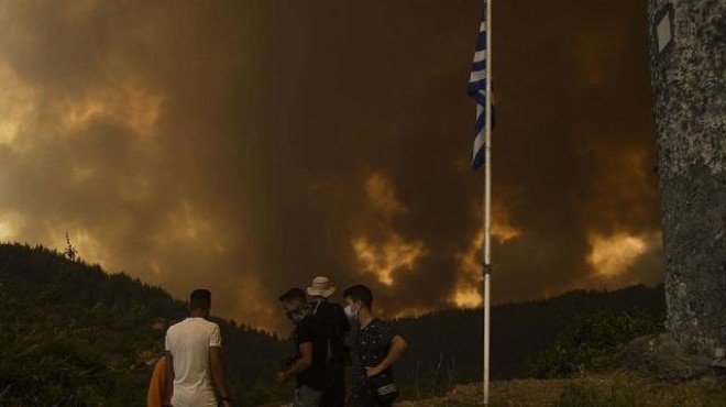 Yunanistan da çok sayıda noktada orman yangını