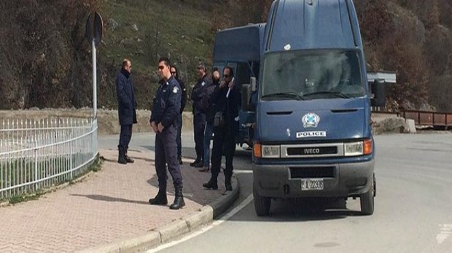 Yunanistan da kaçak iki Türk vatandaşı tutuklandı