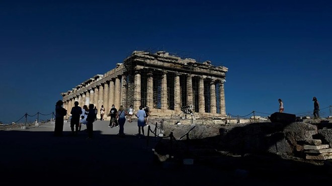 Yunanistan da salgınla mücadelede yeni tedbirler