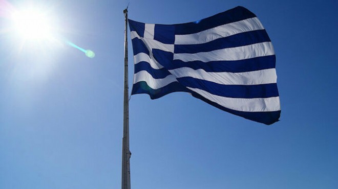 Yunanistan yeniden karantinaya giriyor