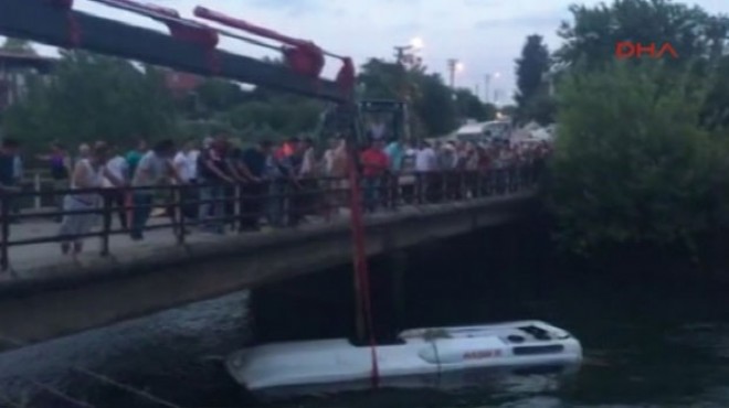 Facia! Öğrenci otobüsü kanala uçtu: 14 ölü!