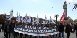 İzmir de STK lar açlık grevine çözüm istedi